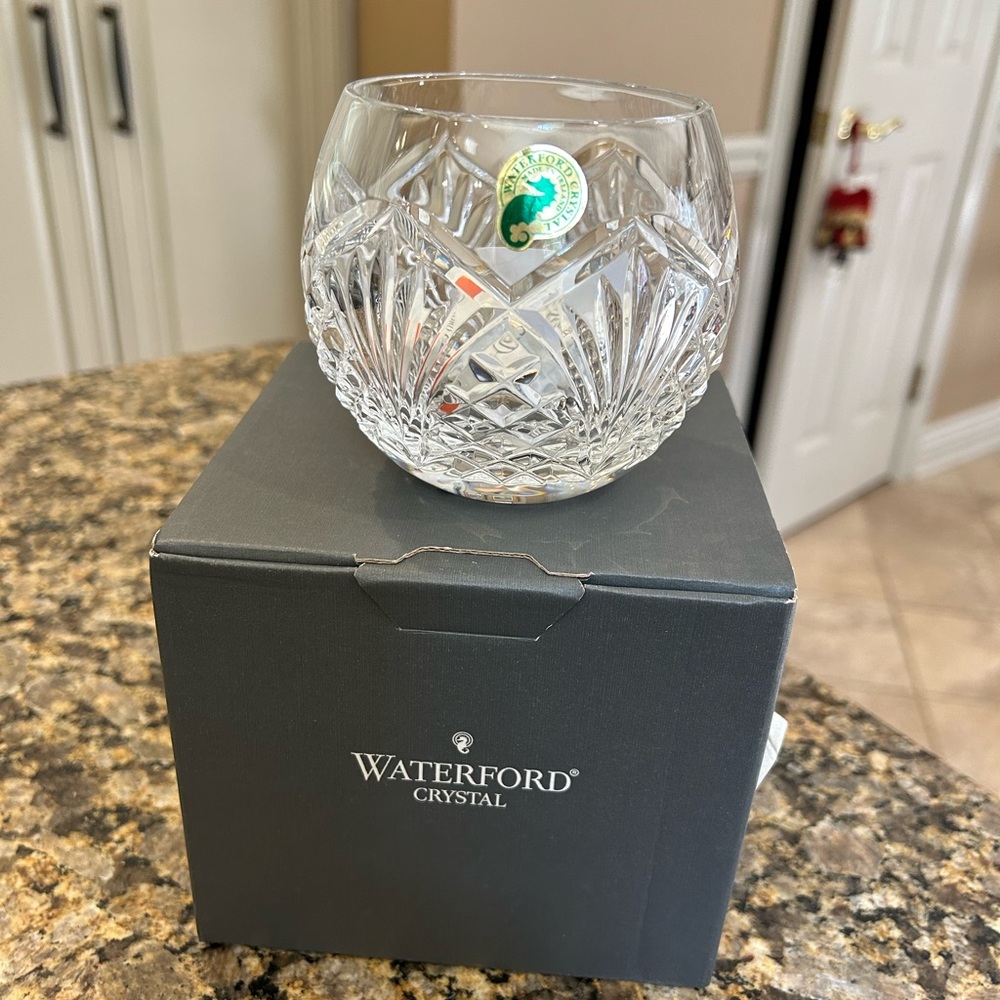 Waterford Waterville Votive with tea candle.. made in Ireland.. New in box!